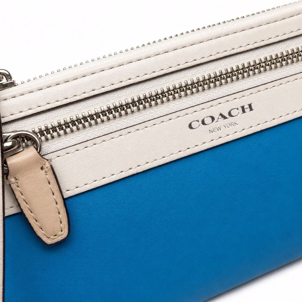 Coach Blue White Leather Wristlet Wallet Clutch Silver Hardware